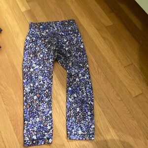 Floral print lululemon capri leggings